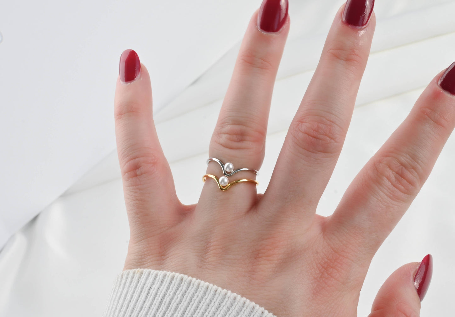 Blueyejewelry Ring Dainty Pearl