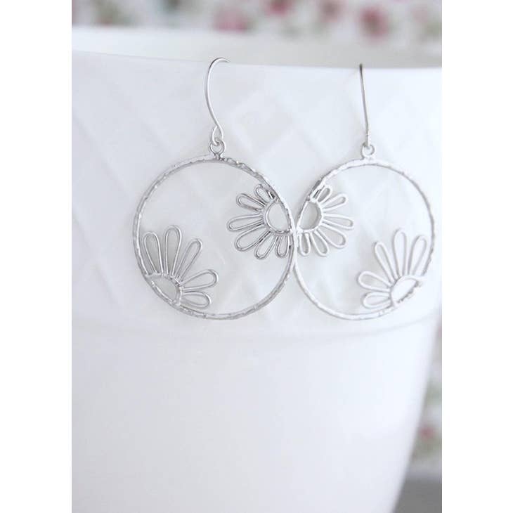 APPE Daisy Hoop - Silver Floral Filigree Earrings