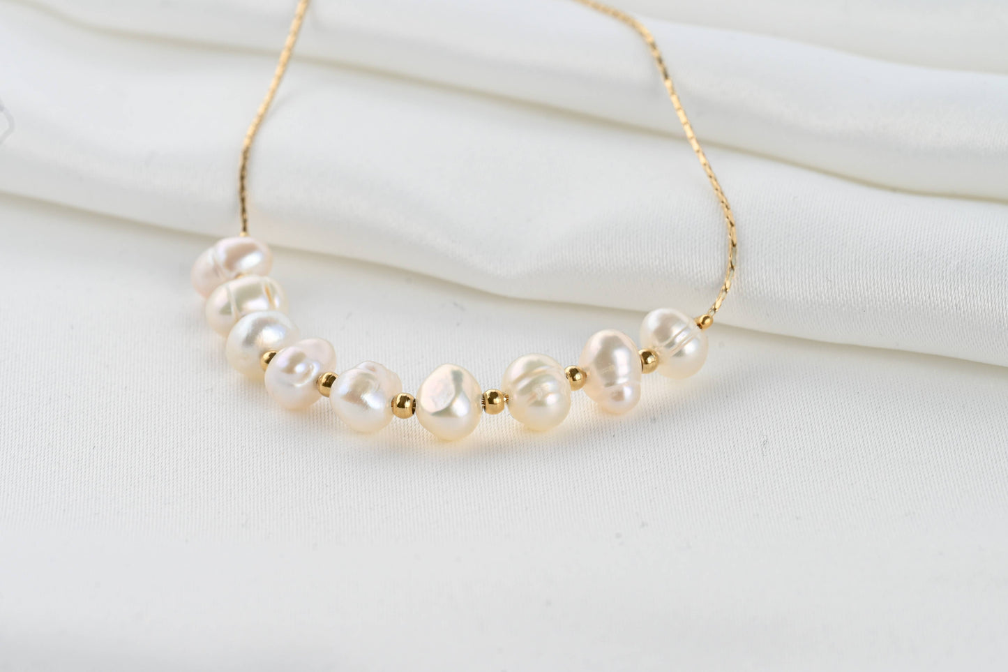 Blueyejewelry Bracelet Dainty Pearl Gold Chain