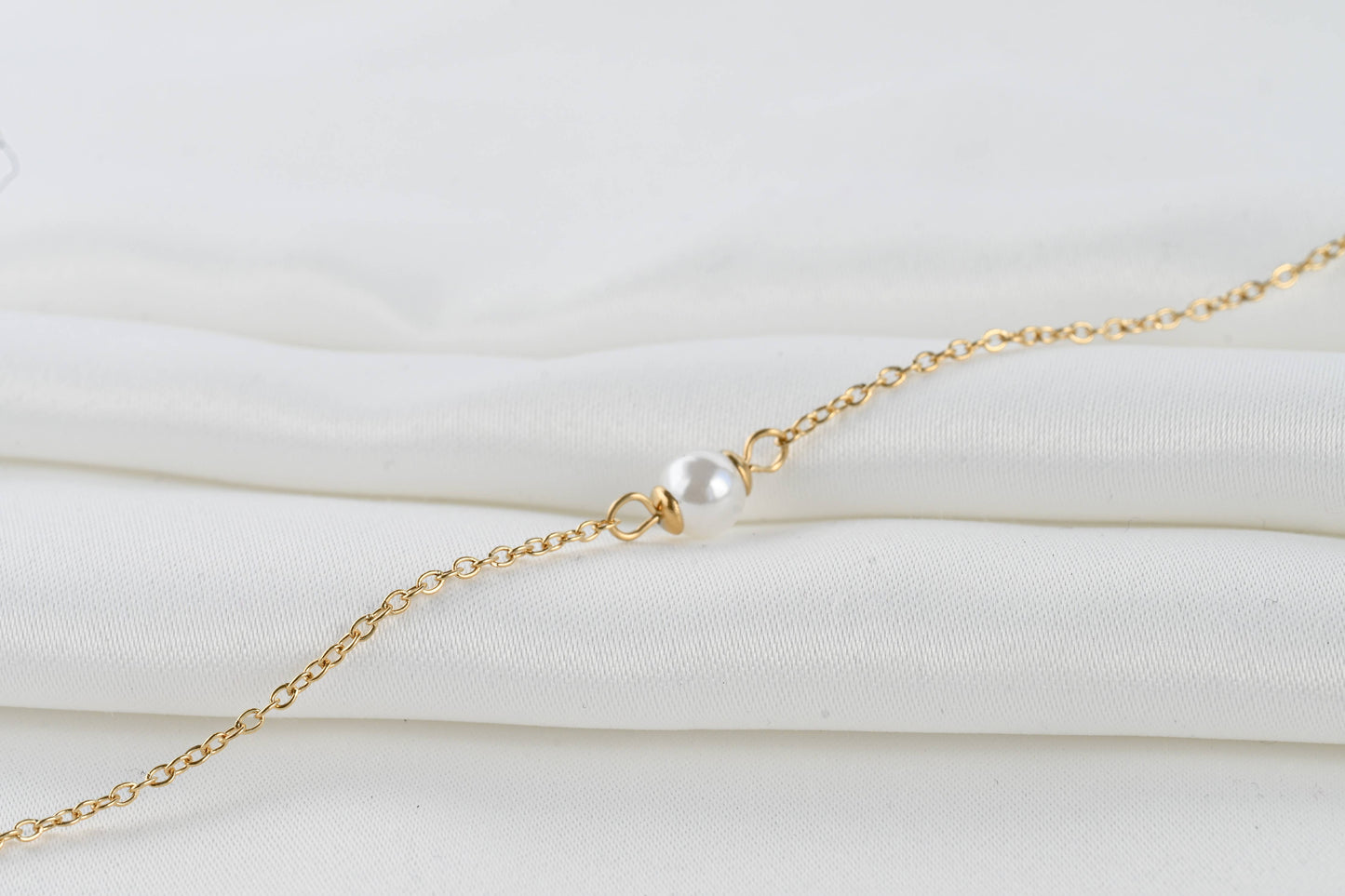 Blueyejewelry Bracelet Dainty Pearl Gold Chain