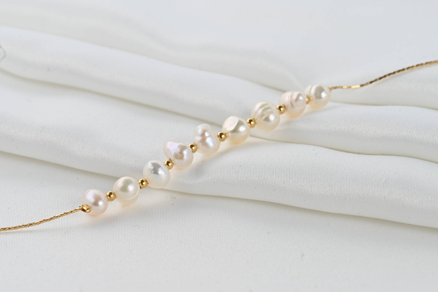 Blueyejewelry Bracelet Dainty Pearl Gold Chain