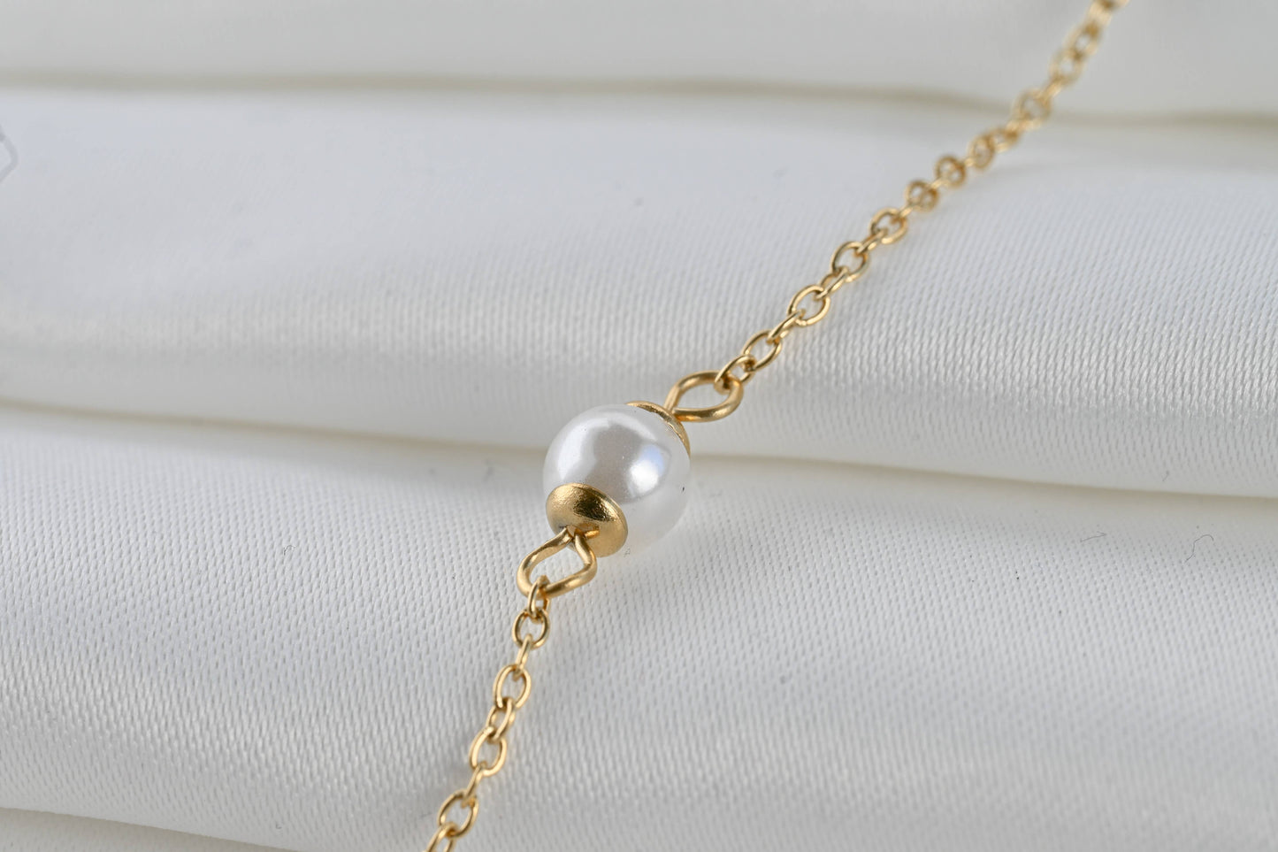 Blueyejewelry Bracelet Dainty Pearl Gold Chain