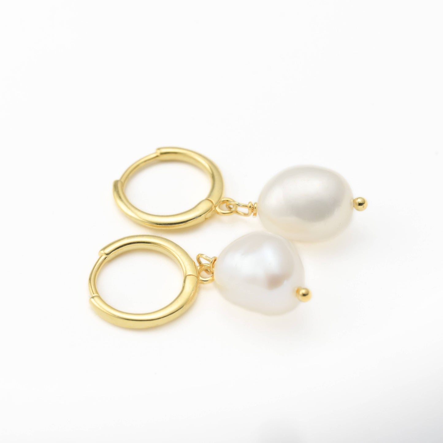 Blueyejewelry Earrings Gold Vermeil Pearl Hoops