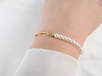 Blueyejewelry Bracelet Dainty Pearl Gold Chain