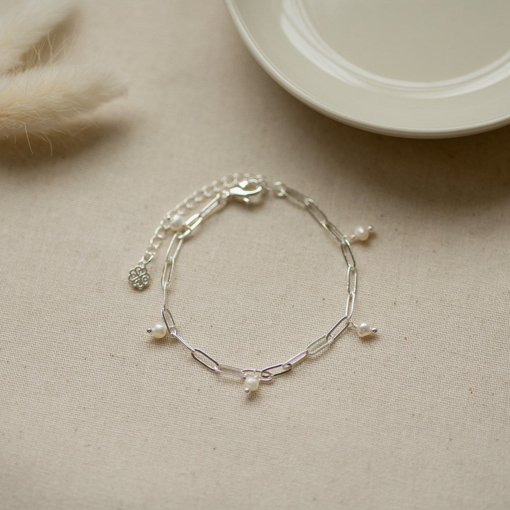 Glee Bracelet Beatrice with White Pearl