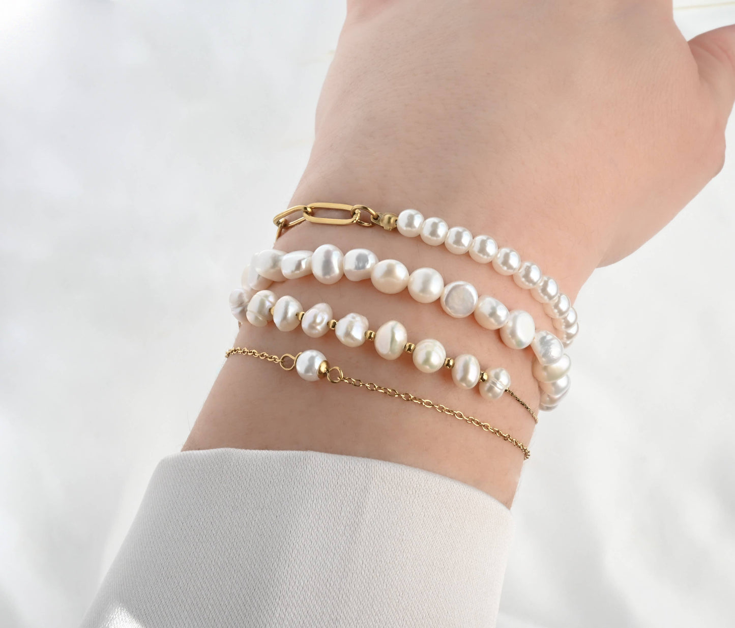 Blueyejewelry Bracelet Dainty Pearl Gold Chain