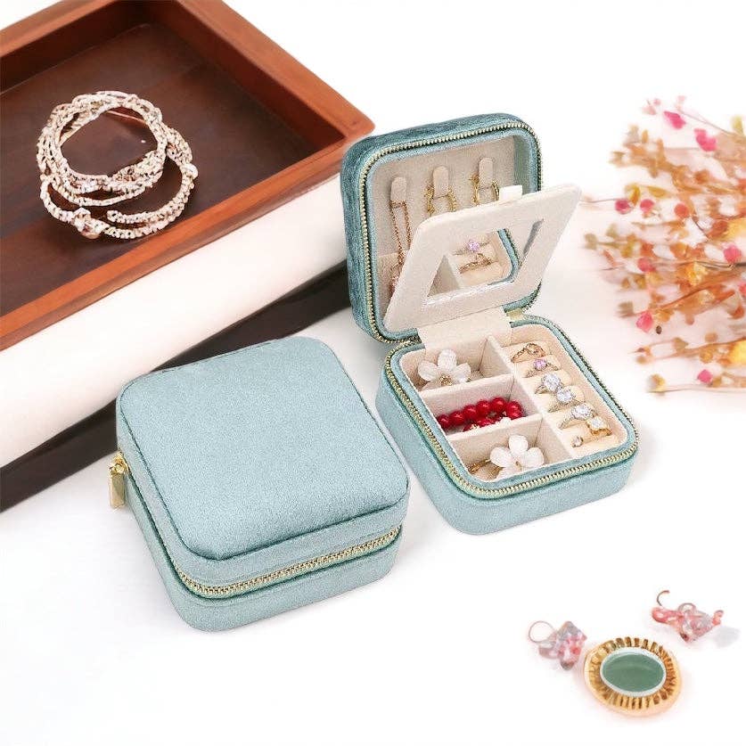 Velvet Jewelry Boxes - Square: Mint green