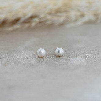 Glee Earrings Baby Pearl White